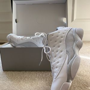 AIR JORDAN 13 RETRO LOW ALL WHITE METALLIC SILVER